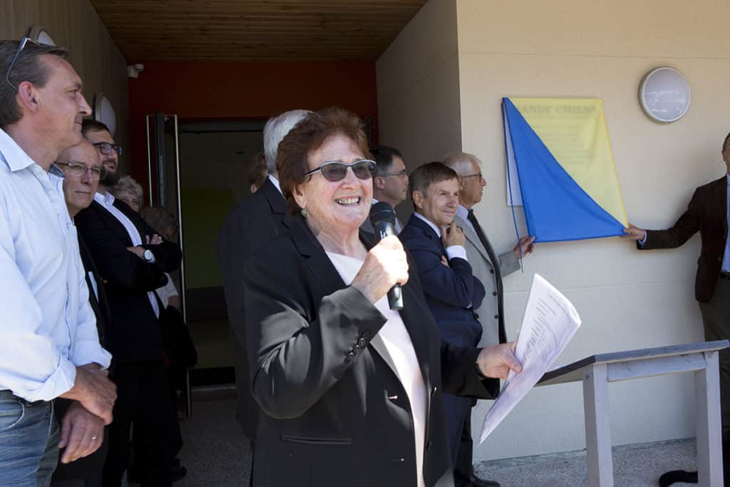 Marie-Claude Lebret, fondatrice HANDi'CHIENS, inaugure le bâtiment autiste à Alençon